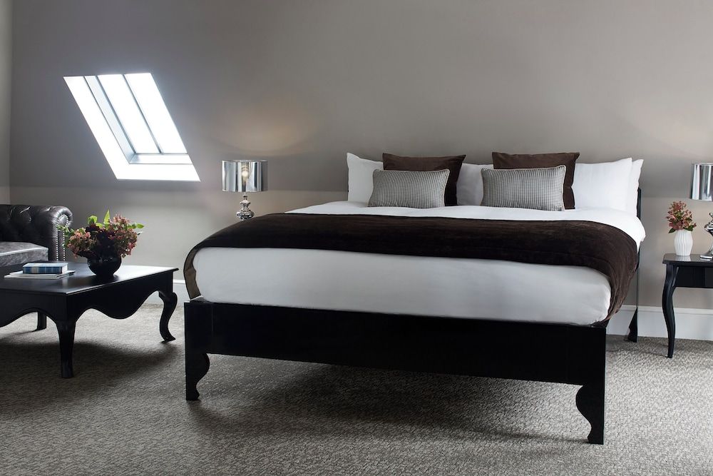 undefined The Westbridge Hotel 3