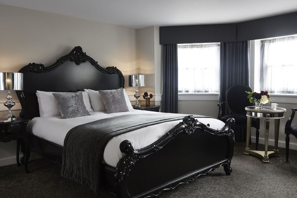 undefined The Westbridge Hotel 10