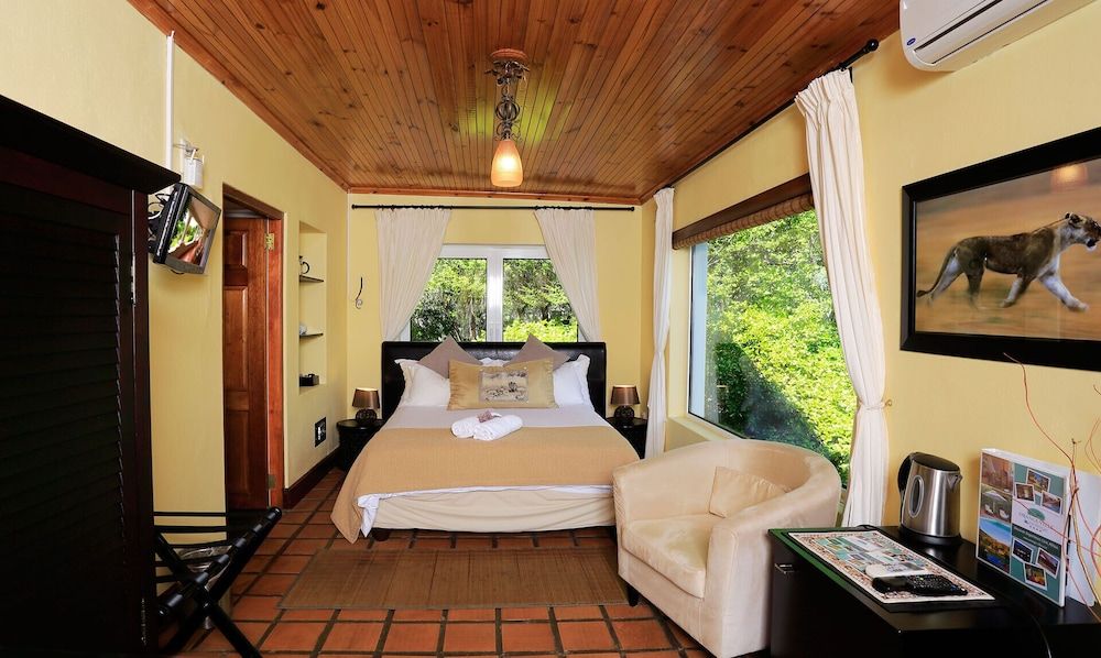 Standard Double or Twin Room, 1 Queen Bed, Patio, Mountain View
