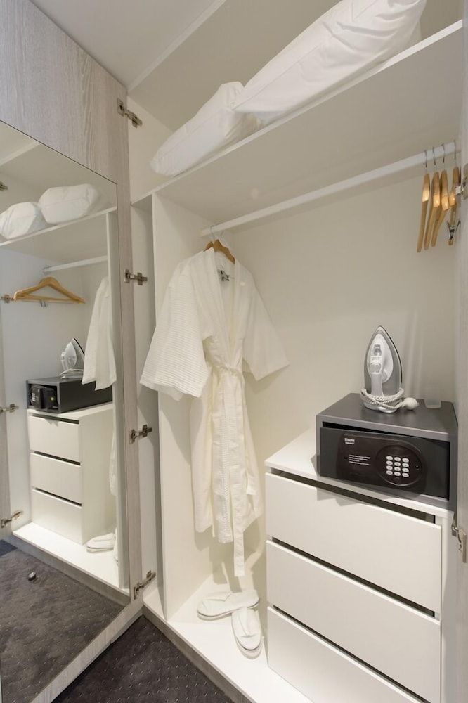 Miramare Gardens Deluxe Room 2