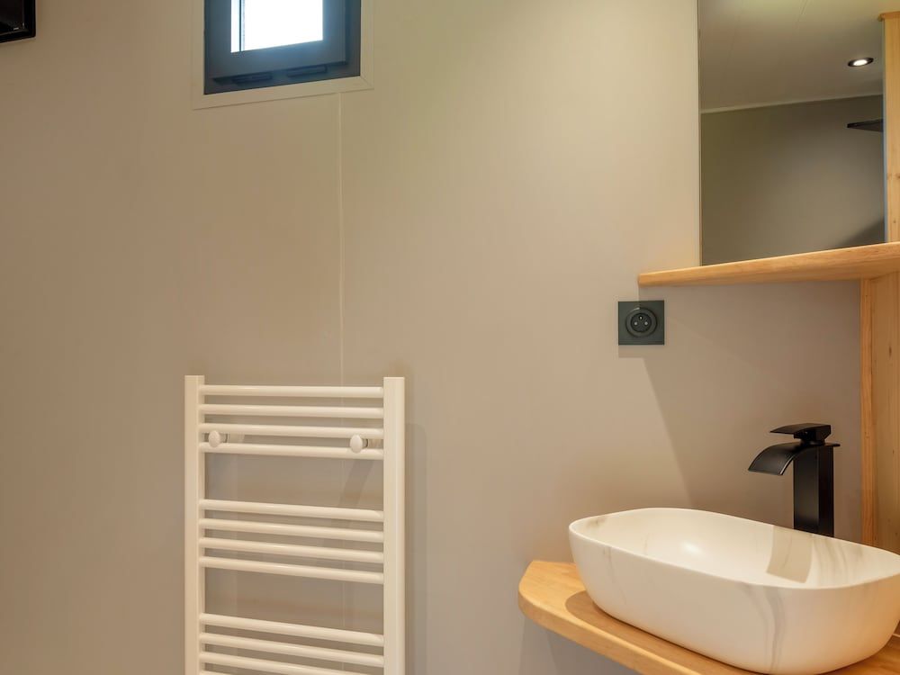 Cabane 2 adultes et 2 enfants