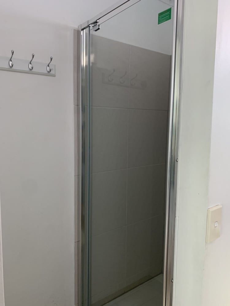 Beaconsfield Lodge Motel Standard Quadruple Room 3