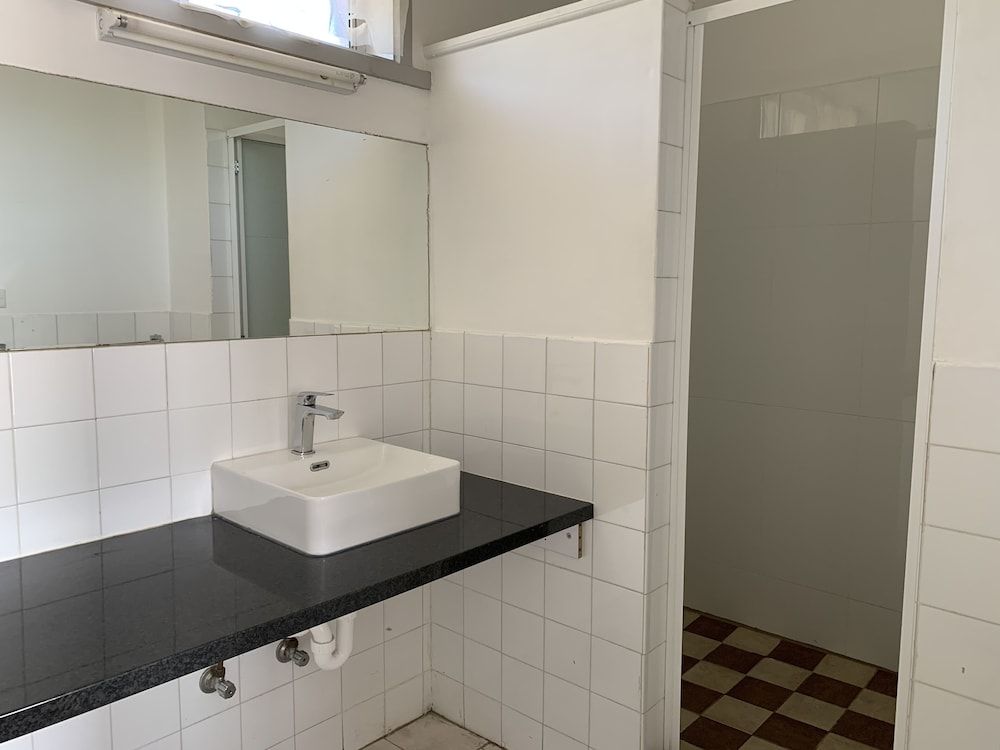 Beaconsfield Lodge Motel Standard Double Room, 1 Queen Bed 8