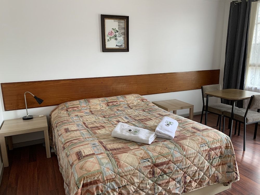 Beaconsfield Lodge Motel Standard Double Room, 1 Queen Bed 4