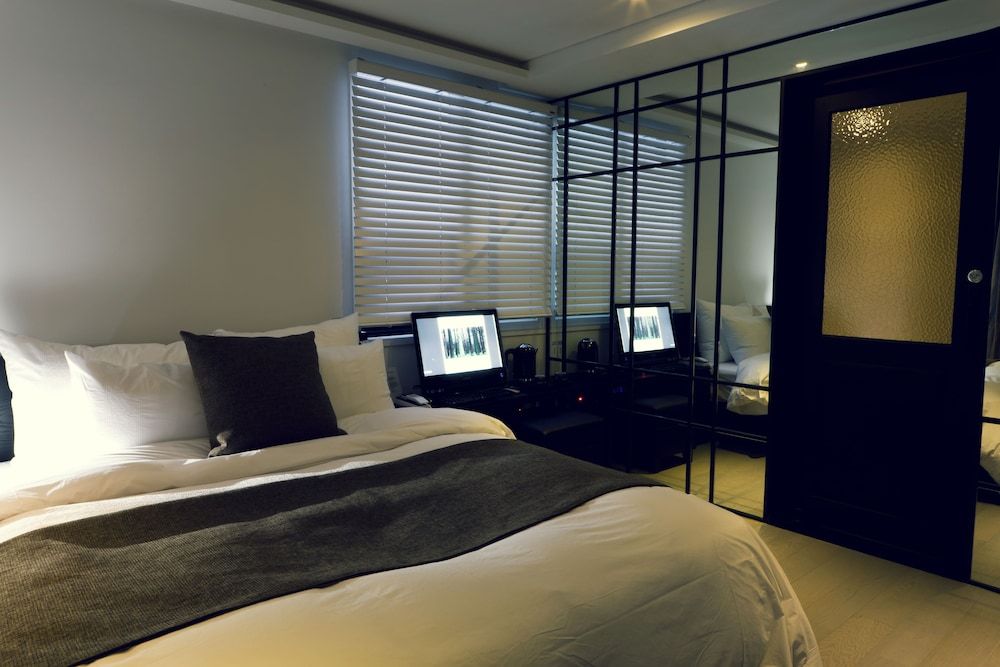 Busan Amare Hotel Standard Double Room 8