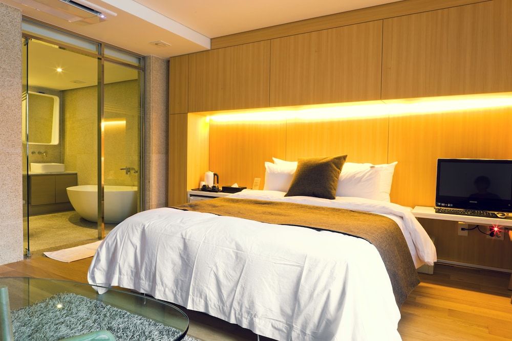 Busan Amare Hotel Suite 10