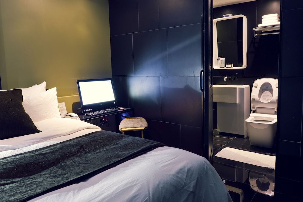 Busan Amare Hotel Standard Double Room 4