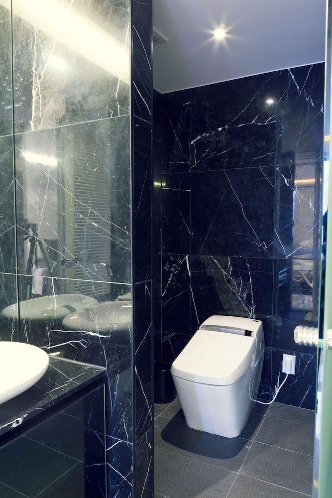 Busan Amare Hotel Suite 12