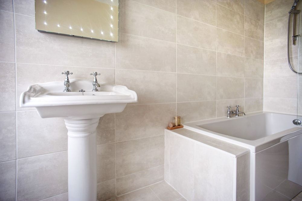 Ednam House Hotel Family Double or Twin Room, Courtyard View 4