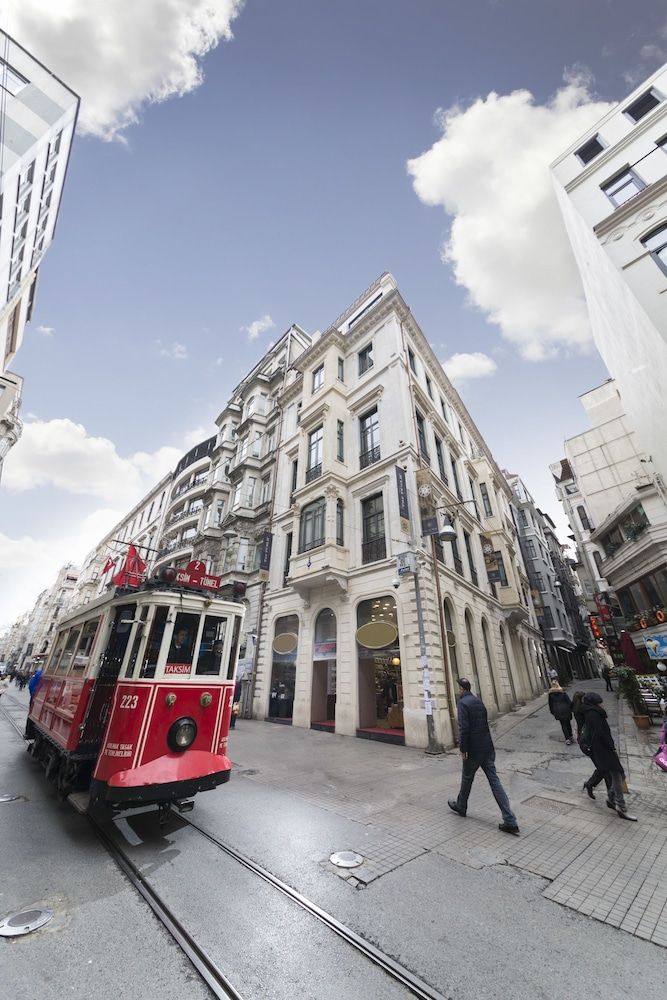 undefined Hotel The Public 7