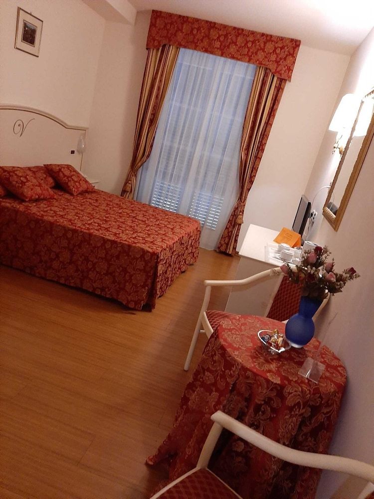 Hotel Vedute Superior Double or Twin Room, 1 Double or 2 Twin Beds