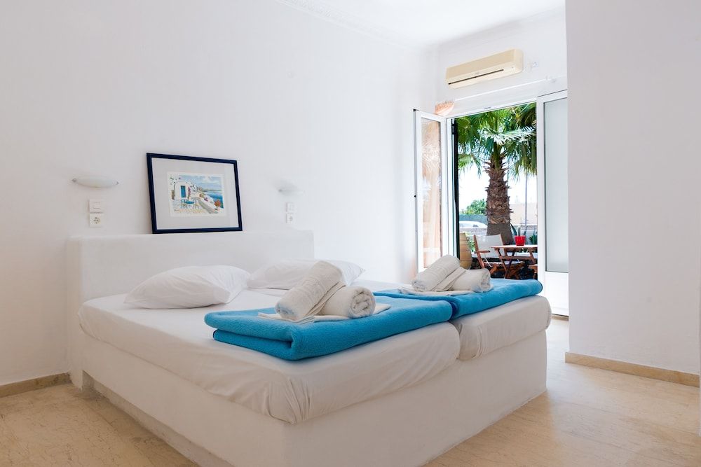 Memento Perissa Standard Room 2