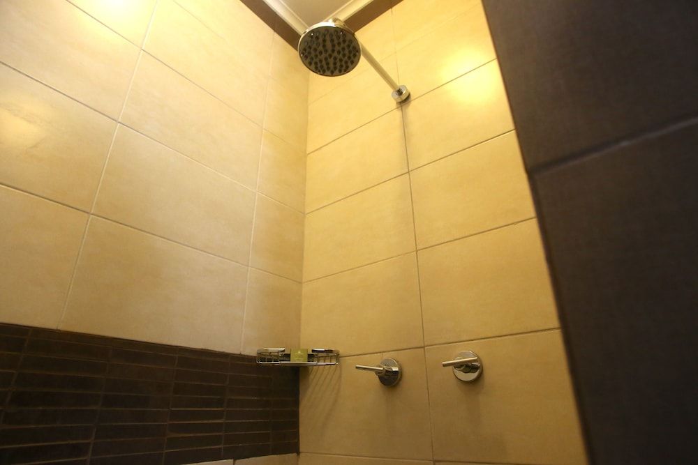 Aranjuez Hotel & Suites Standard Room, No View (At Parking Level) 8