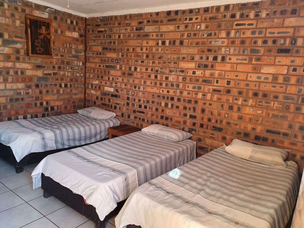 Limpopo Lodge Room (Self-Catering) 3