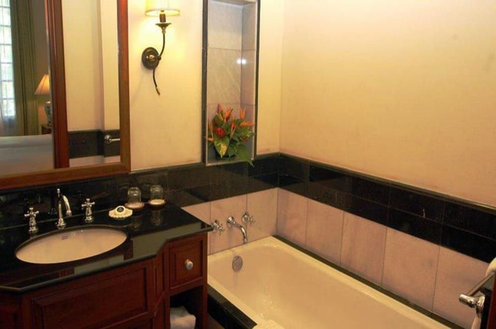 Settha Palace Hotel Executive Suite 3