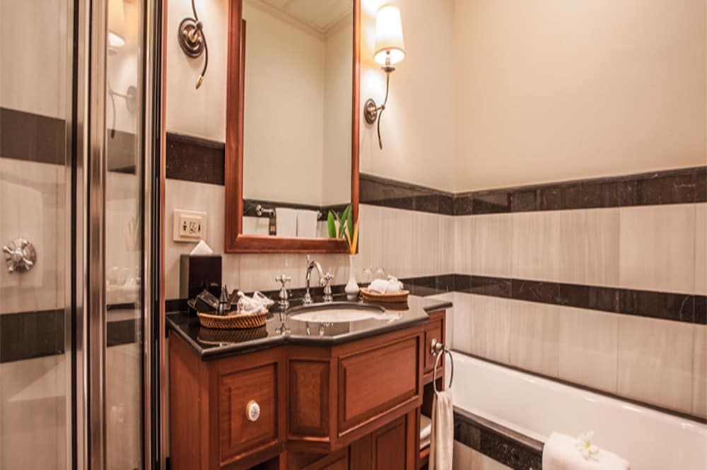 Settha Palace Hotel Executive Suite 9