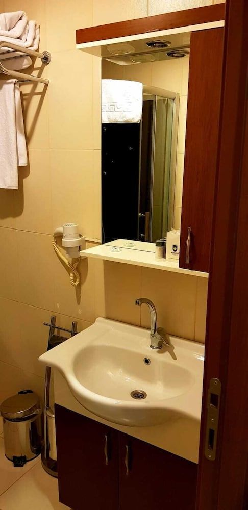 Emexotel Kocaeli Economy Double Room 2