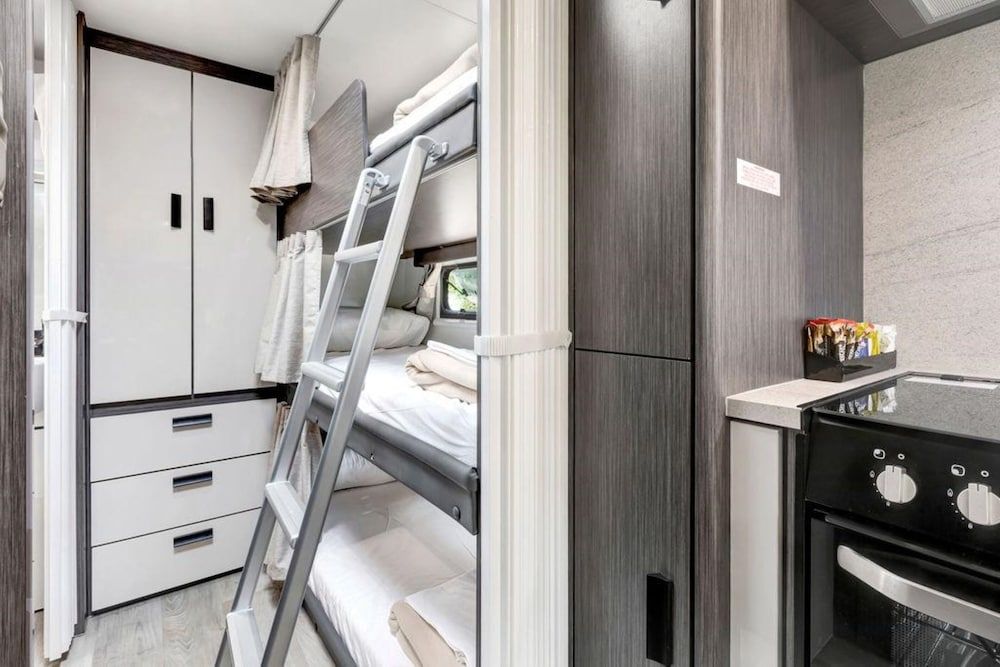 Jayco Van - Sleeps 4