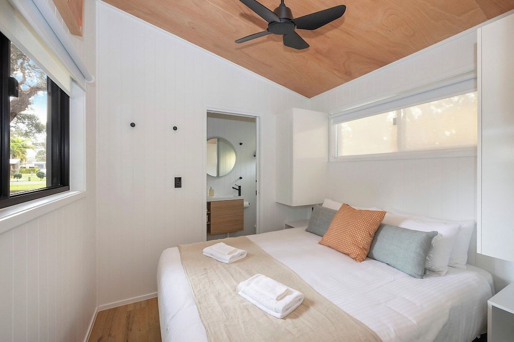 Reflections North Haven - Holiday Park Premium Tiny Home - Sleeps 2 2