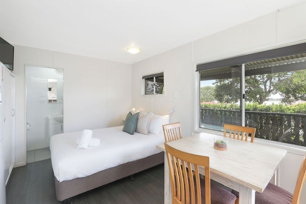 Standard Cabin - Sleeps 4 - Dog Friendly