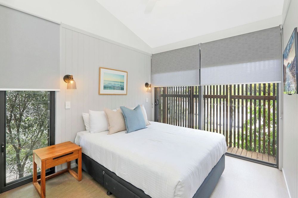 Premium Cabin - Sleeps 5