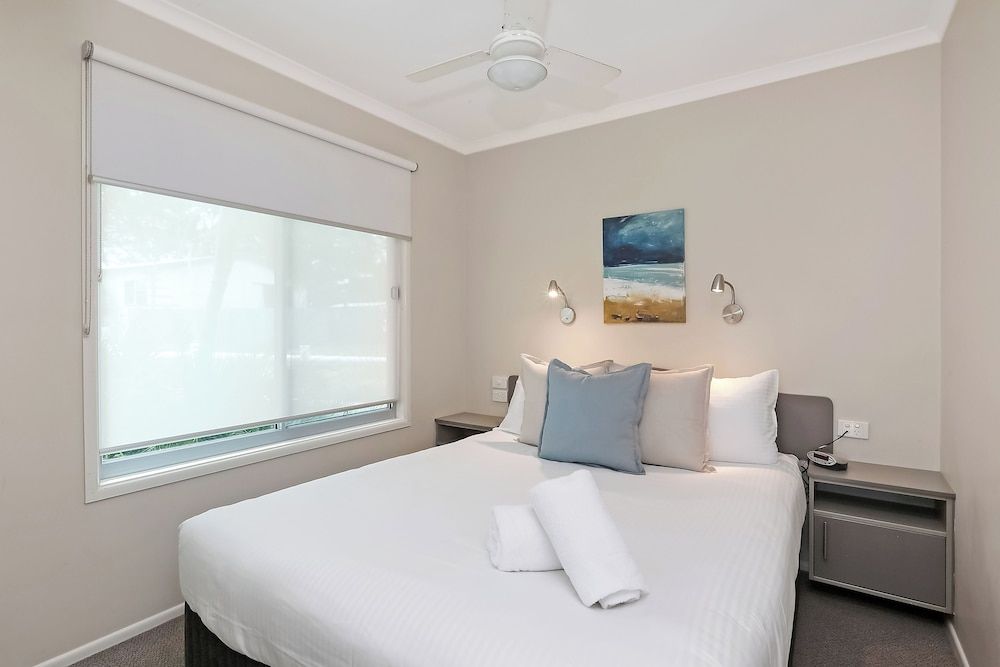 Deluxe Cabin - Sleeps 4 - Dog Friendly