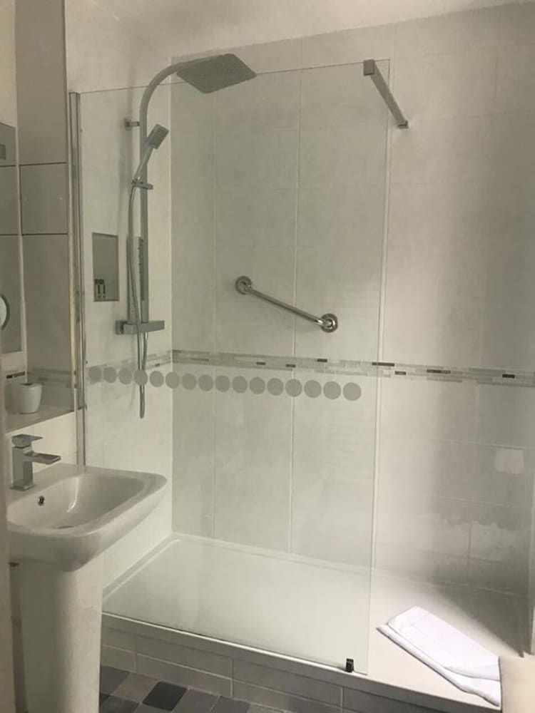 The White Hart Hotel Double Room, Ensuite 5