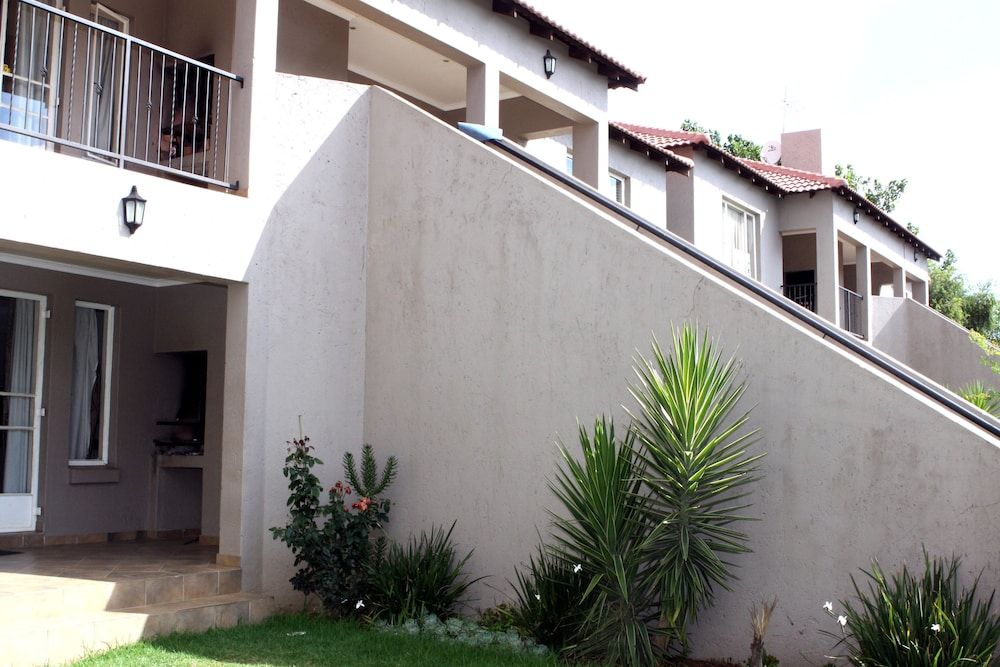 undefined Airport Lodge Guest House 10