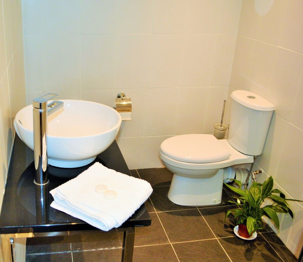 Four Saints Brig Y Don Hotel Triple Room, Sea View 10