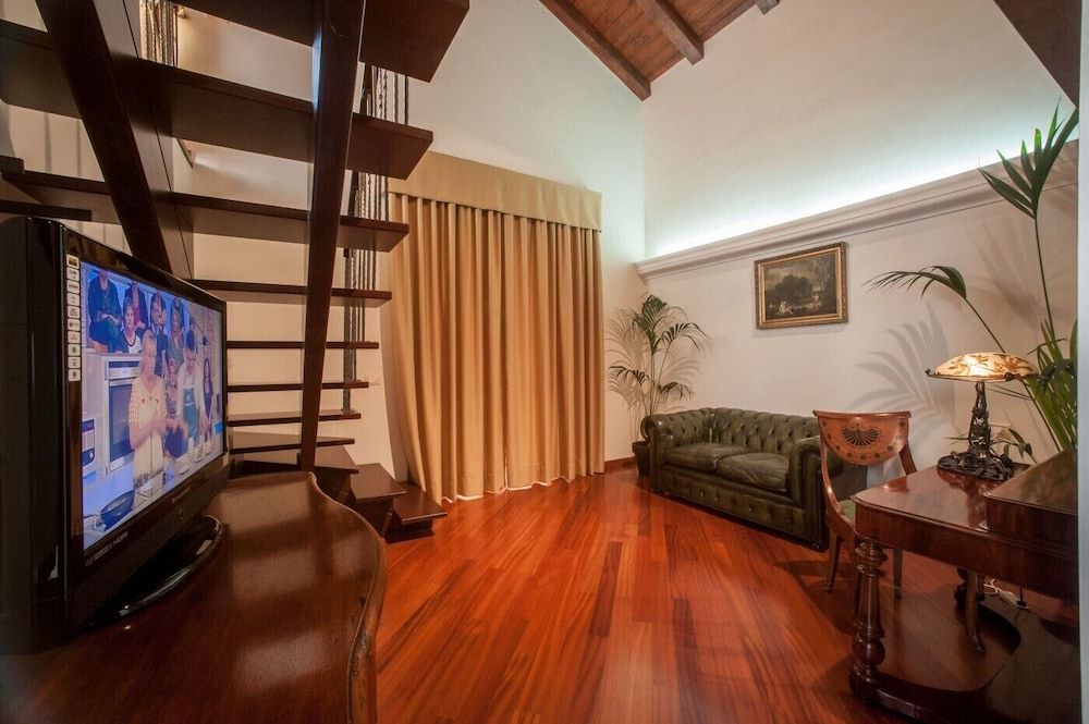 Hotel Flora Suite, Terrace 4