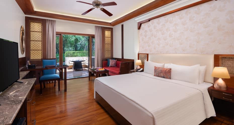 LCT_with_Sit_Out_Bedroom_OQ5Ca1
