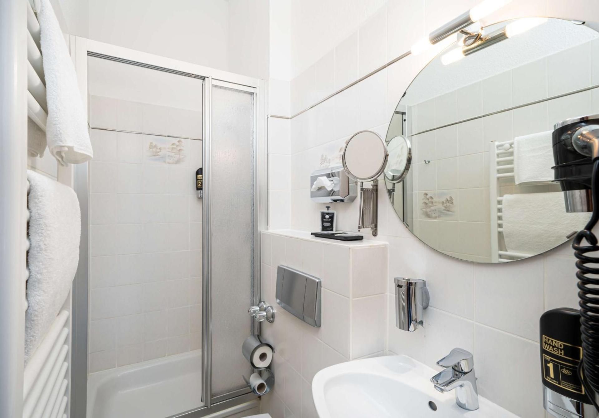 Arthotel ANA Gold Single Room 2