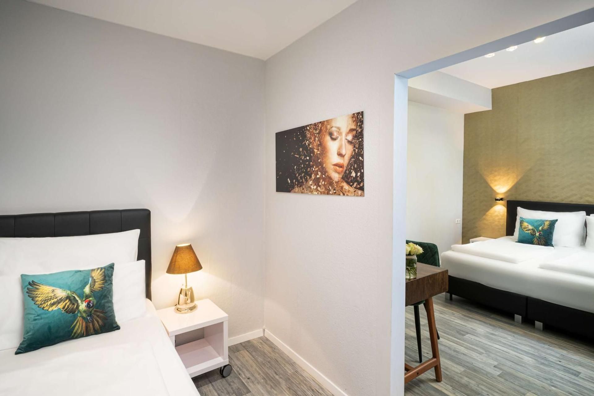 Arthotel ANA Gold Triple Room 2