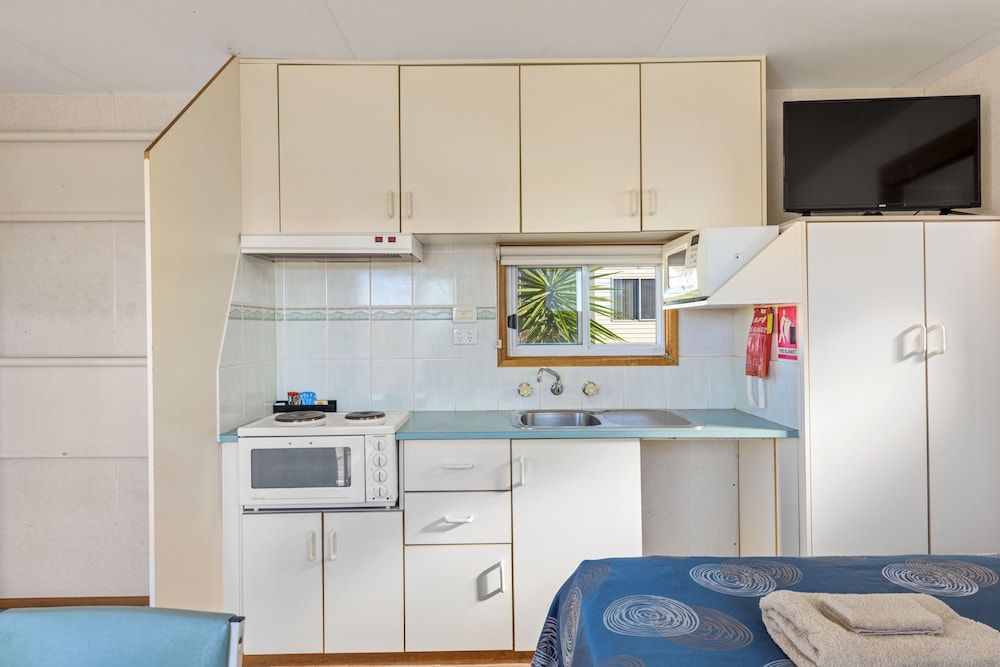 Discovery Parks - Whyalla Economy Studio Cabin 2