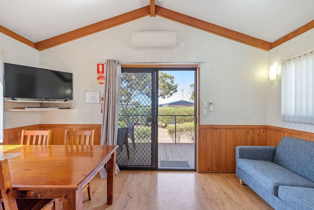 Discovery Parks - Whyalla Superior 2 Bedroom Cabin - Sleeps 6 6