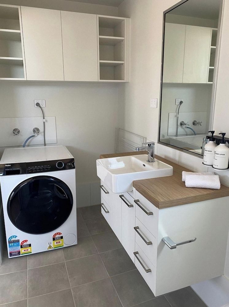 Discovery Parks - Whyalla Deluxe Studio Room - Sleeps 2 4