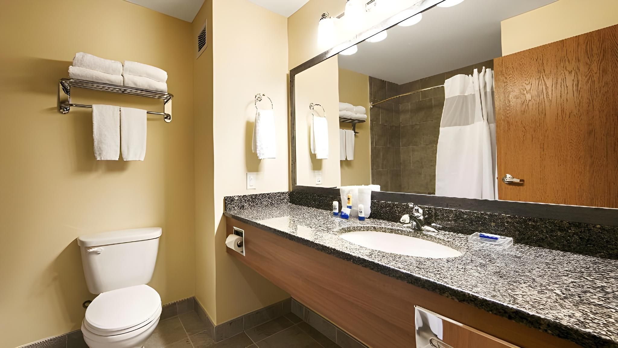 Suite - 2 Queen Beds, Nonsmoking, Separate Bedroom, Larger Room, Sofabed