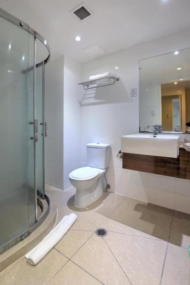 Gazelle International Hotel Deluxe Single Room (Plantation View) 6