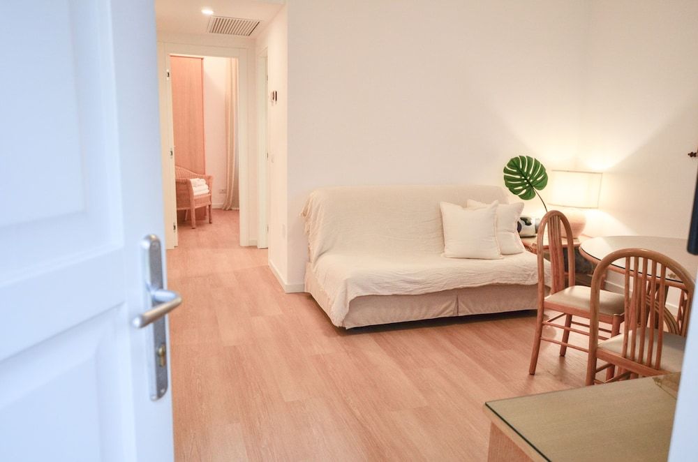 Apartment, 2 Bedrooms, Garden Area
