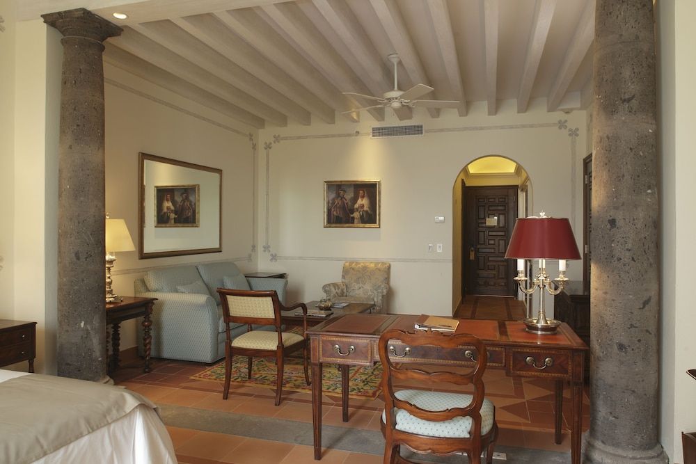 Hotel Solar de las Animas Master Suite 3