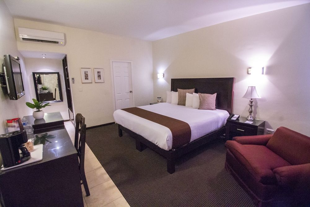 Hotel del Rio Executive Room 4