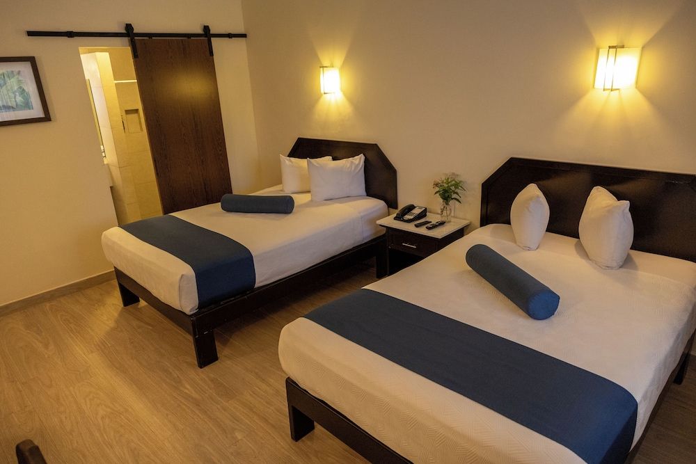 Hotel del Rio Standard Double Room 8