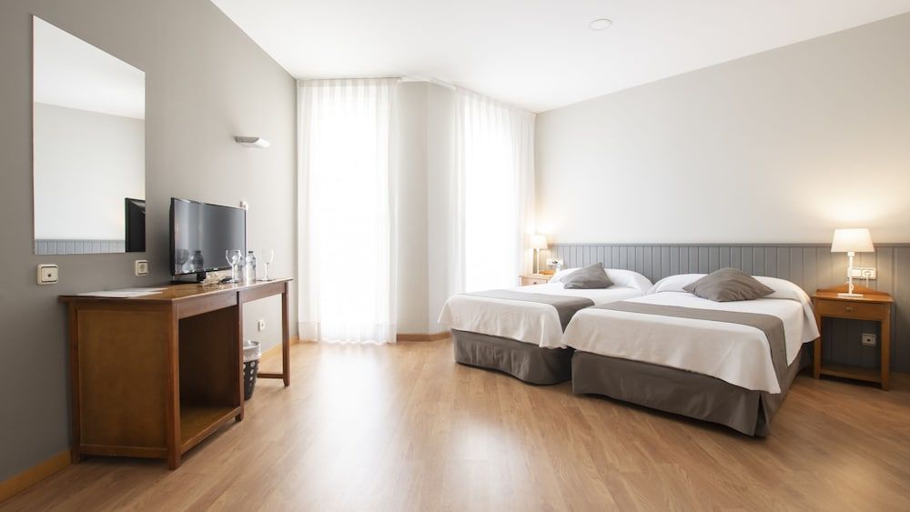 Hotel Isabel de Segura Quadruple Room 2