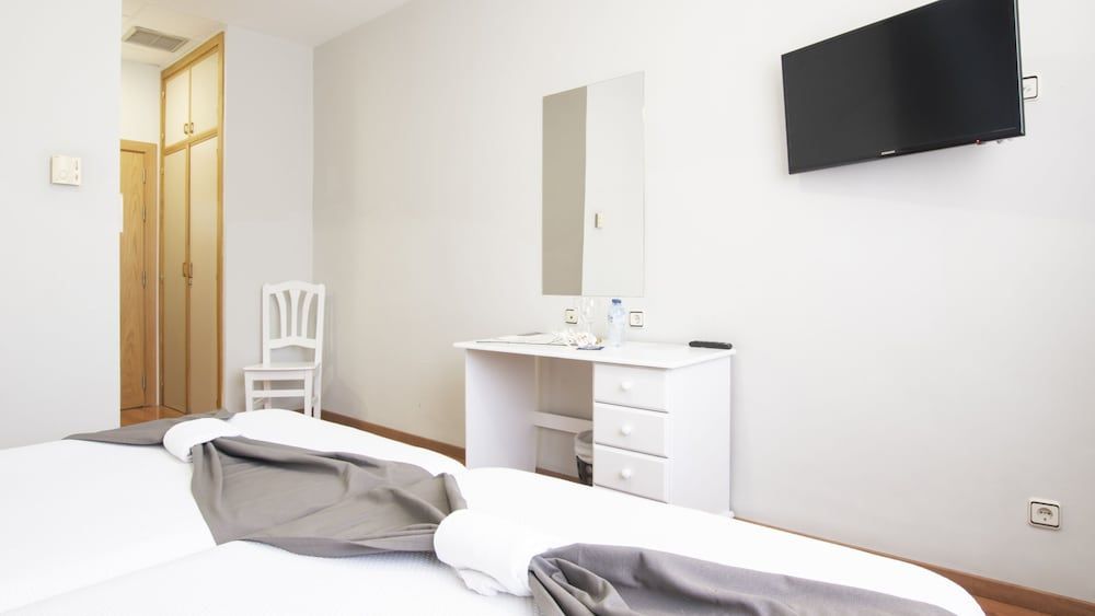 Hotel Isabel de Segura Double Room (two beds) 5