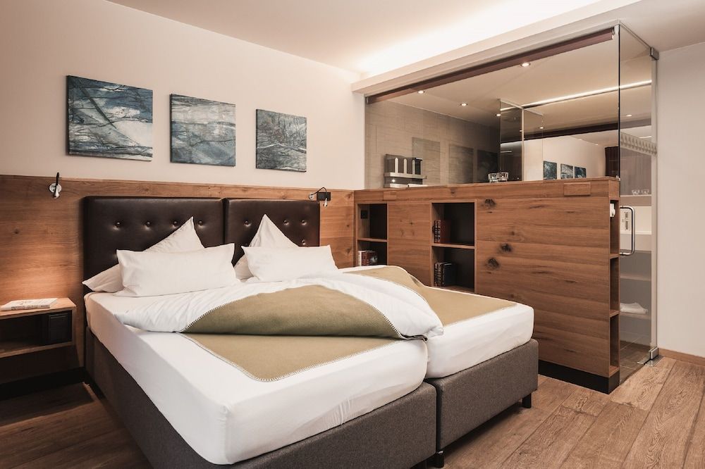 Junior Suite, Balcony, Mountain View