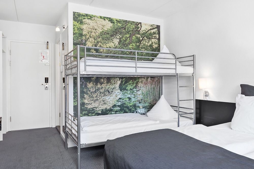 Family Room, Multiple Beds, Non Smoking