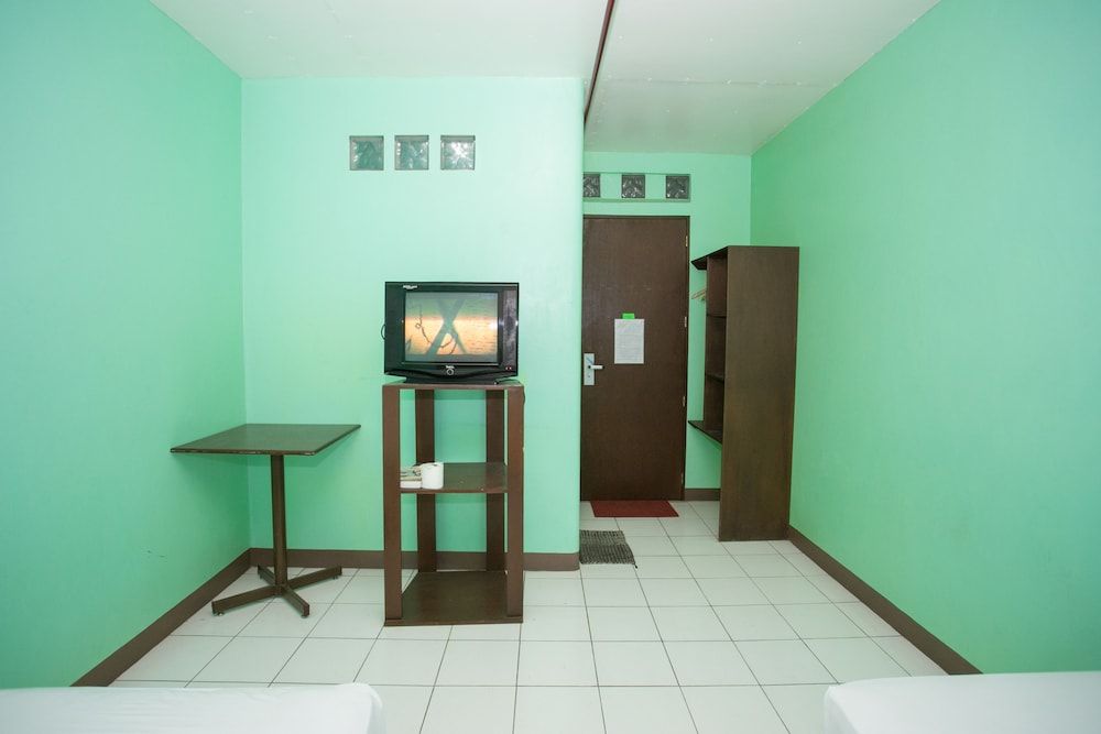 GV Hotel Dipolog City Deluxe Twin Room 5