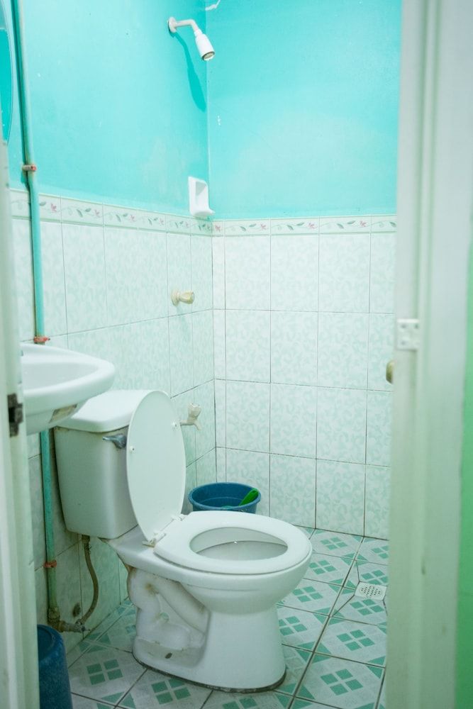 GV Hotel Dipolog City Standard Double Room (Matrimonial) 8