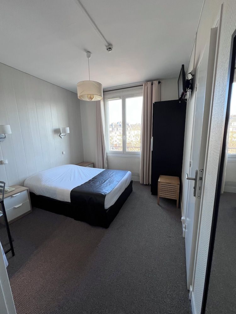 Hôtel de L'Univers Double Room Single Use, 1 Double Bed, Harbor View 2