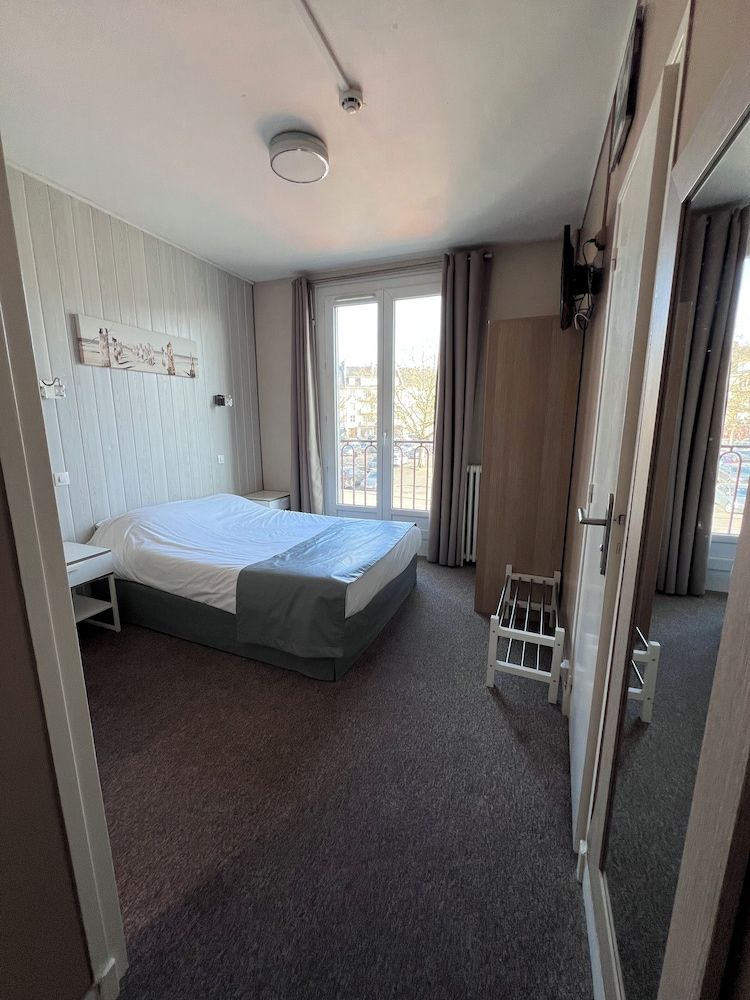 Hôtel de L'Univers Double Room Single Use, 1 Double Bed, Harbor View